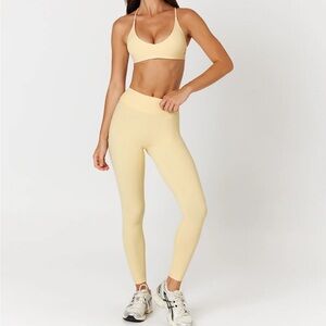 CSB - FORM INVISIBLE SCRUNCH LEGGINGS